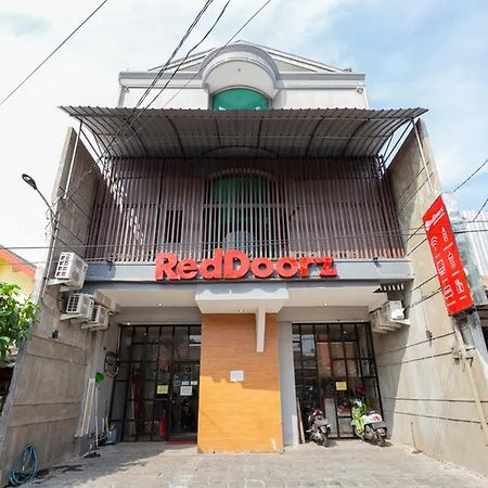 RedDoorz @ Manukan Surabaya Bagian luar foto