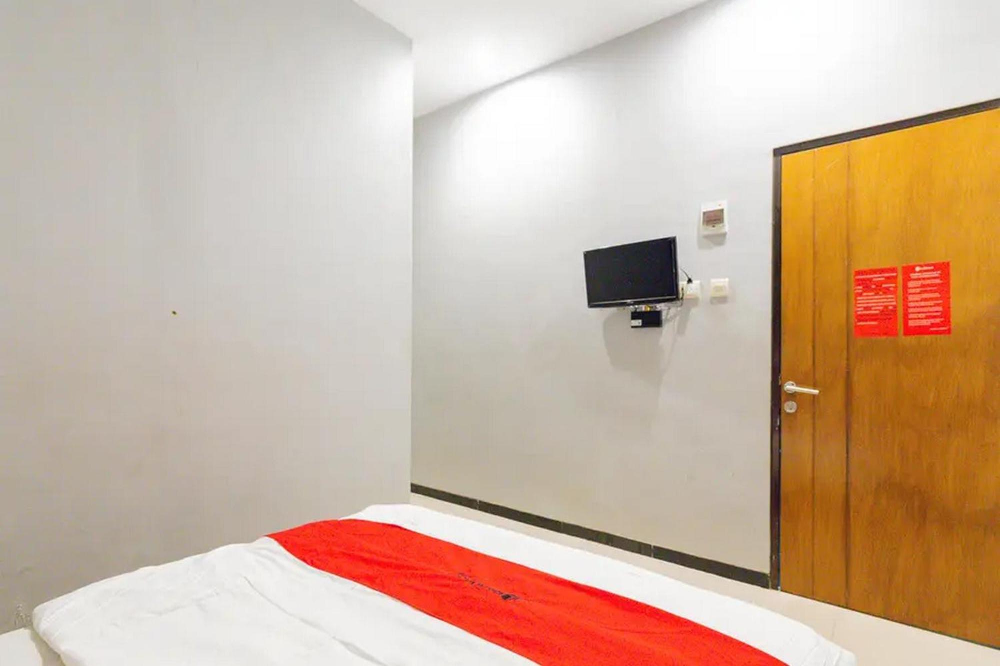 RedDoorz @ Manukan Surabaya Bagian luar foto