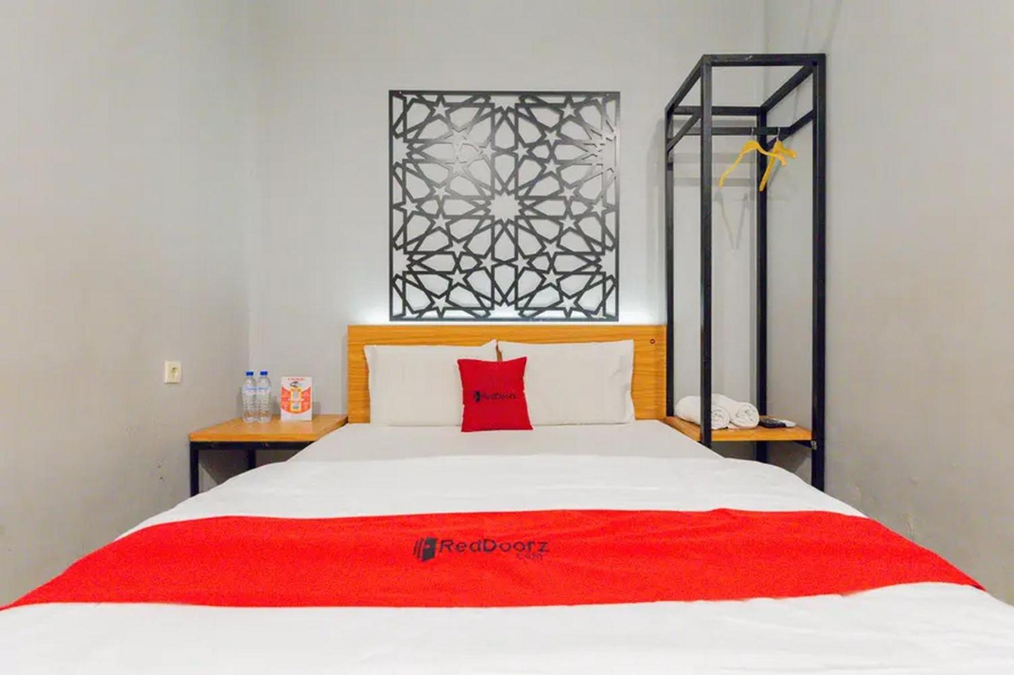 RedDoorz @ Manukan Surabaya Bagian luar foto