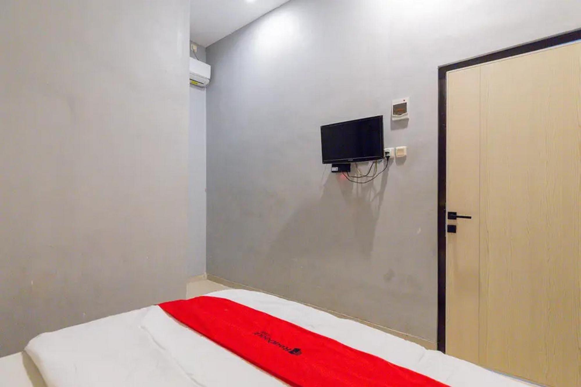 RedDoorz @ Manukan Surabaya Bagian luar foto