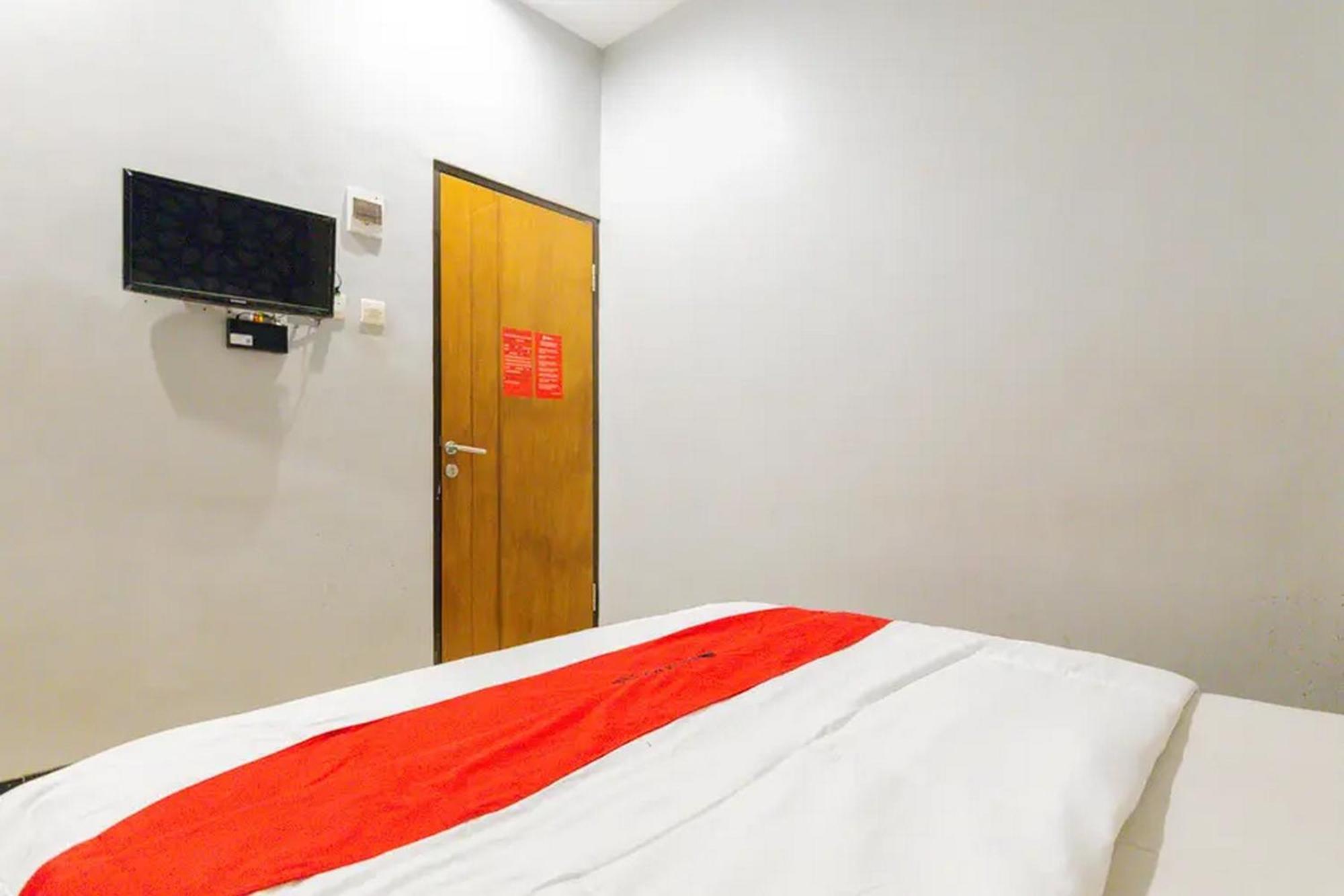 RedDoorz @ Manukan Surabaya Bagian luar foto