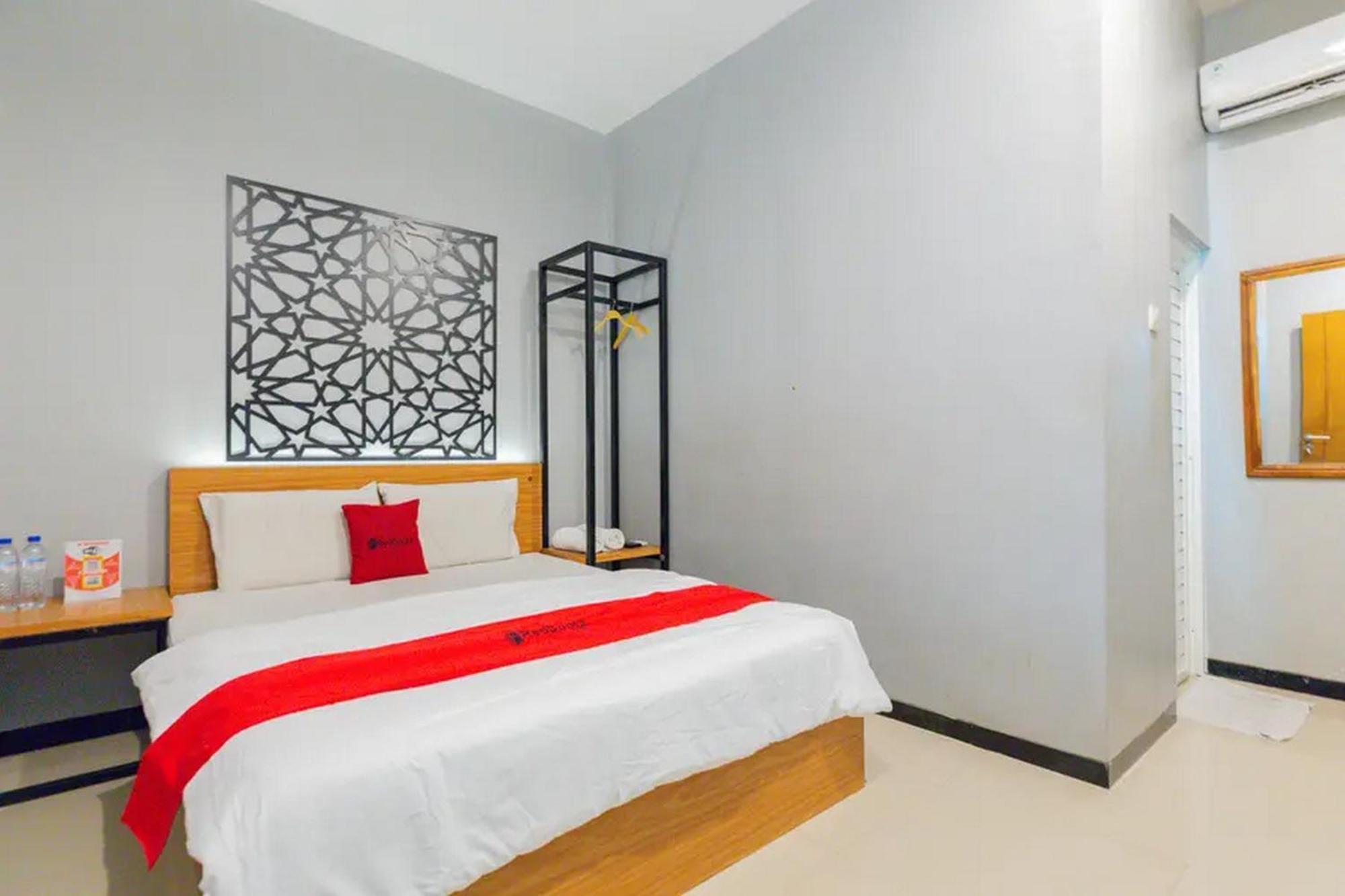RedDoorz @ Manukan Surabaya Bagian luar foto