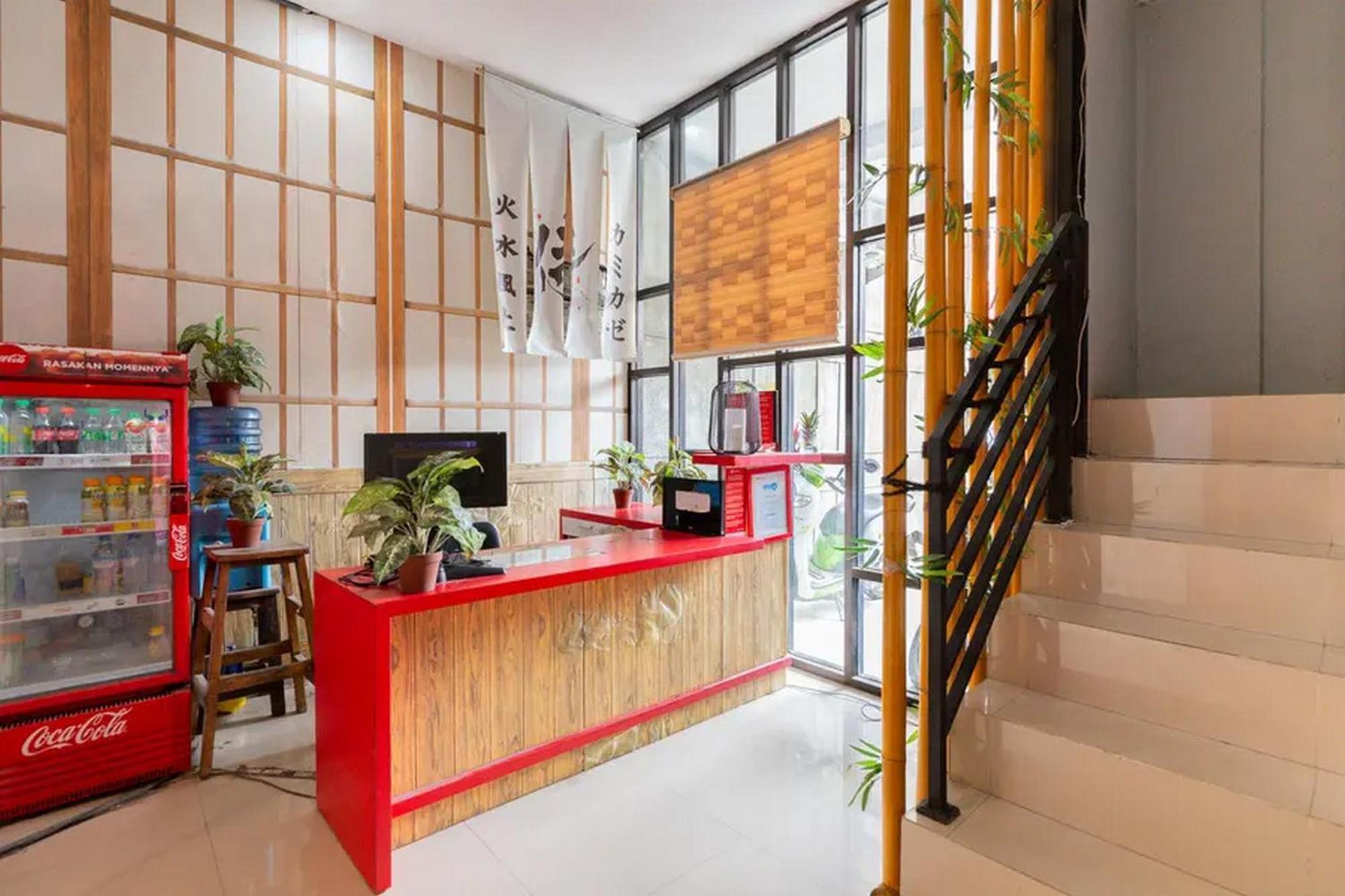 RedDoorz @ Manukan Surabaya Bagian luar foto