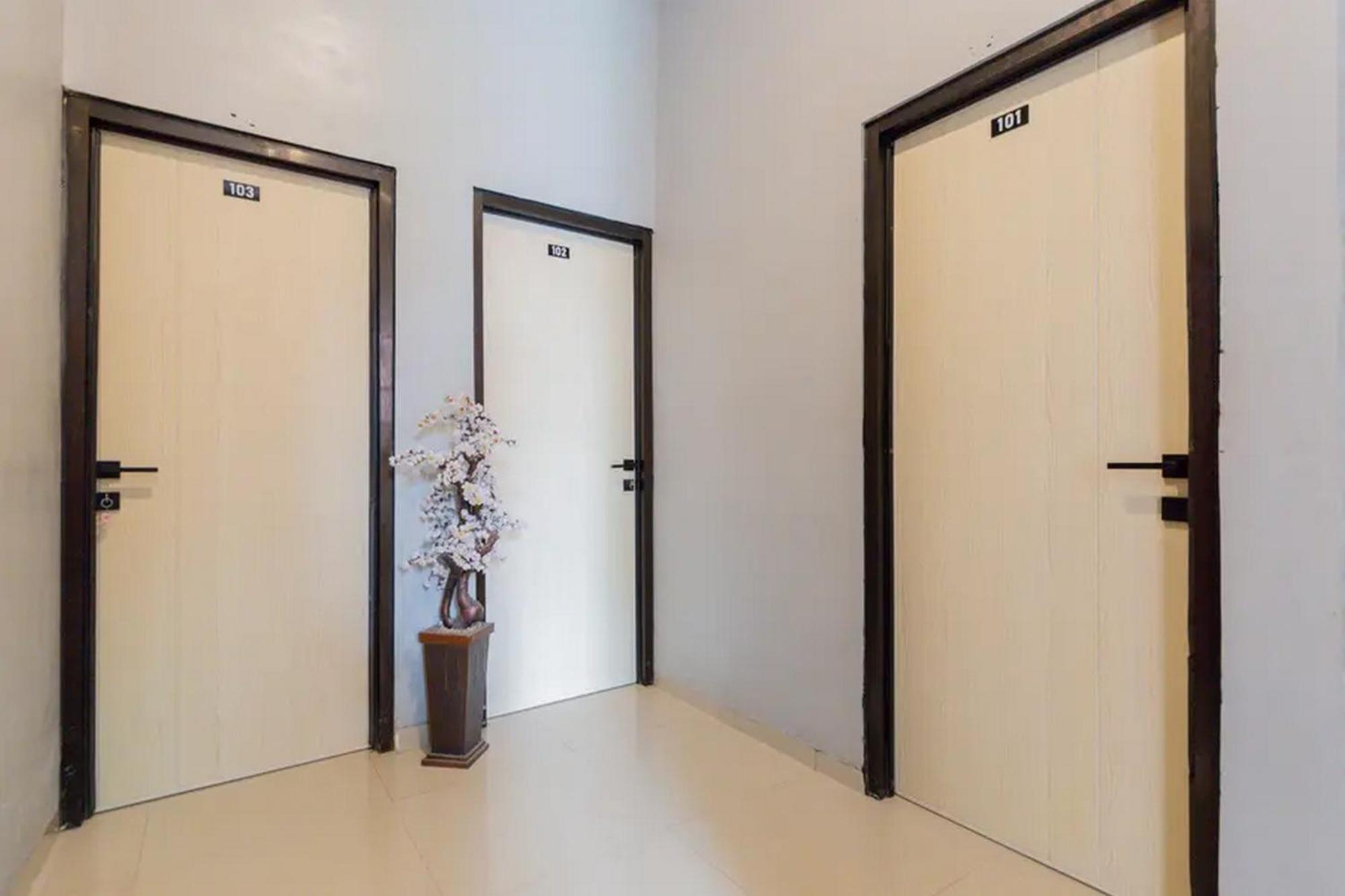 RedDoorz @ Manukan Surabaya Bagian luar foto